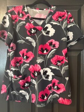 V-Neck Floral Tunic Scrub Top in Black and Pink